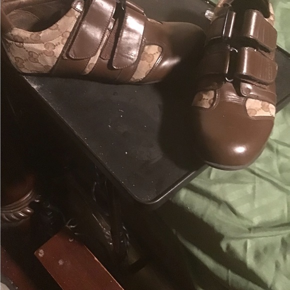 Authentic Gucci sneakers - Picture 2 of 3